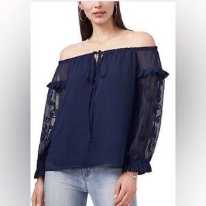 Size smalll navy Vince camuto off shoulder blouse mint condition